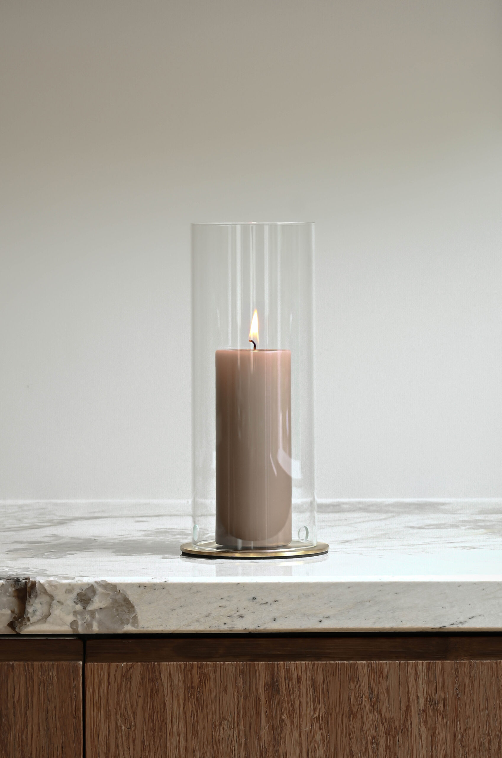 Cylindrical glass hurricane