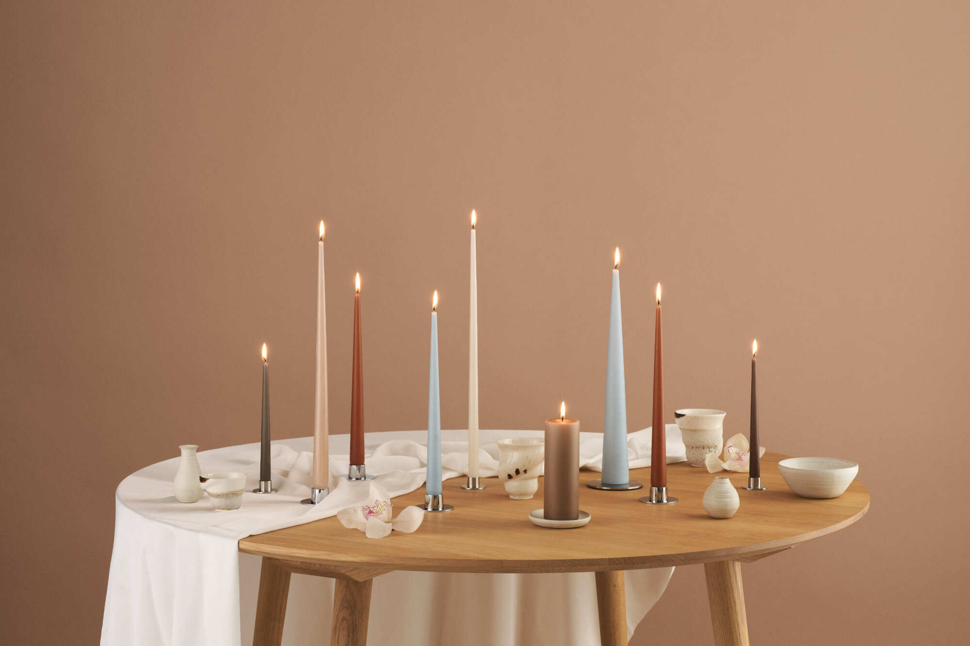 Farvede lys Små og store lys i 94 unikke farver ester & erik